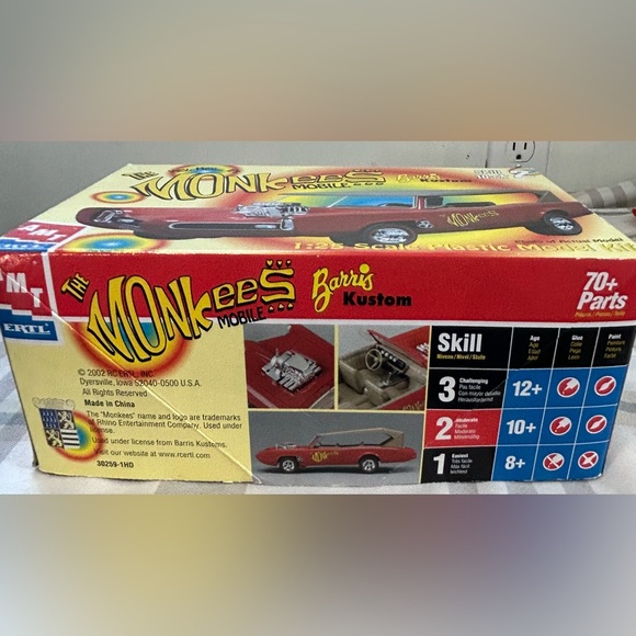 VINTAGE MONKEES MOBILE MODEL CAR KIT 2002 BARRIS CUSTOM 1:25 SCALE - Picture 4 of 9